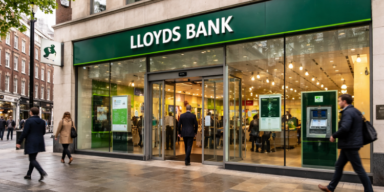 Lloyds share price is pumping: here’s why it has more room to run